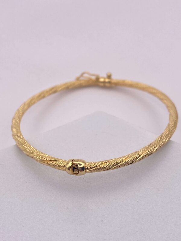 Brazalete tipo aro en oro italiano amarillo  - talla 17 cms